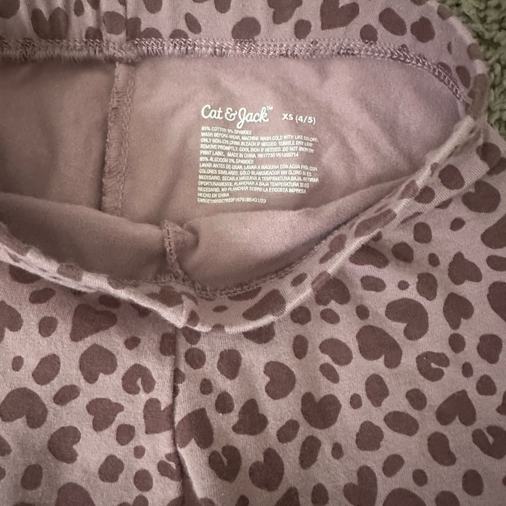 Cheetah print leggings. - Picture 3 of 4